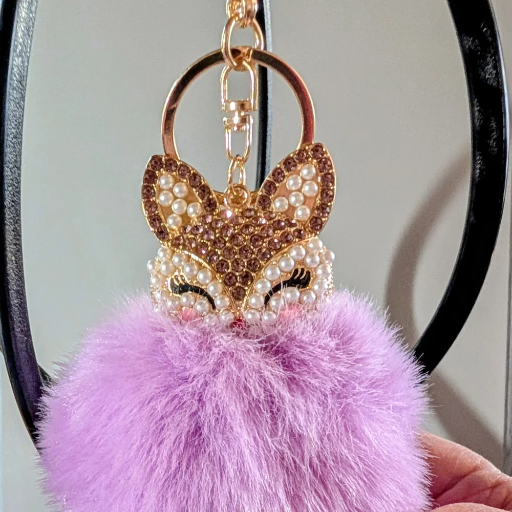 Chic Pearl Fox Keychain - Pastel Lavender and Gold - Picture 5 of 7